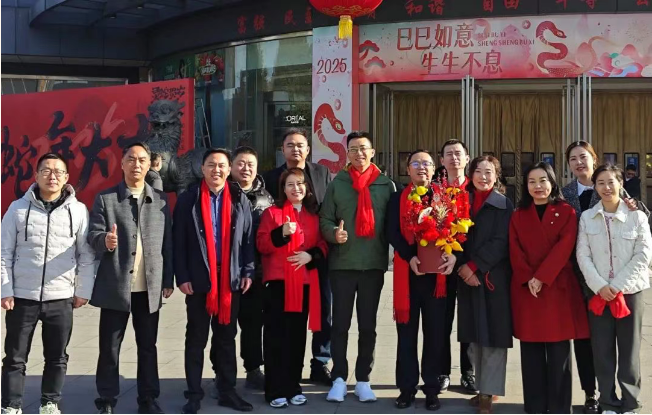 暖春送福！大年初一集團總裁室走訪慰問一線員工